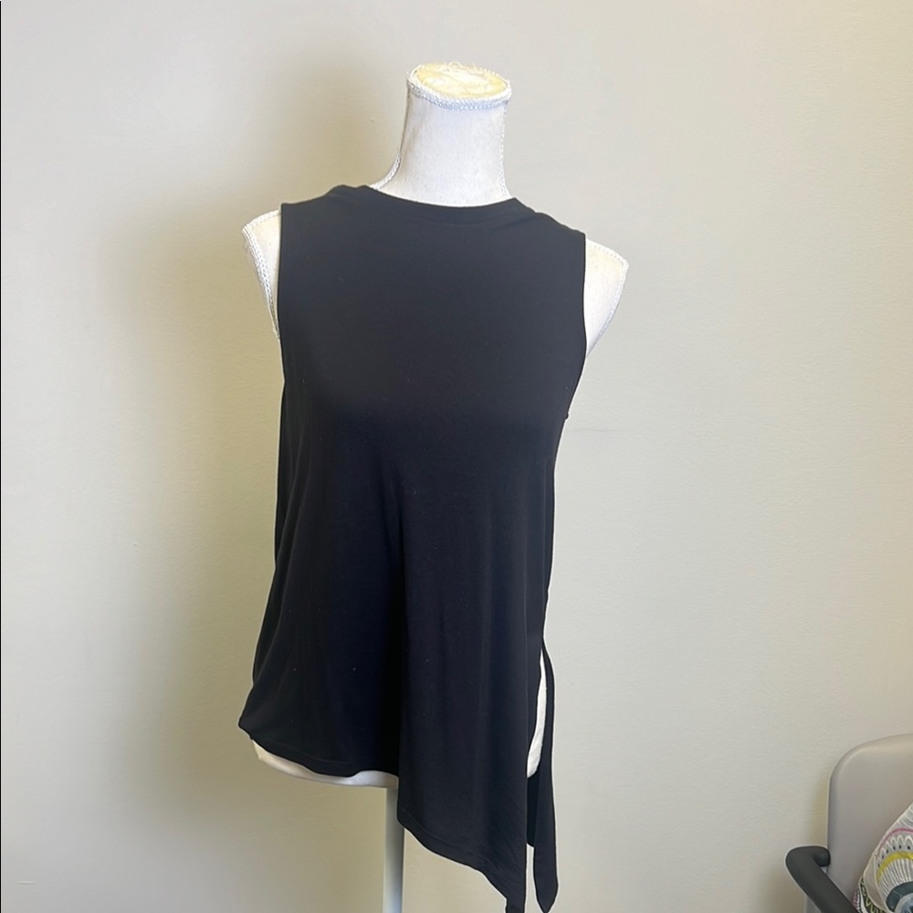 Women’s Athleta Xs Black Sleeveless Top